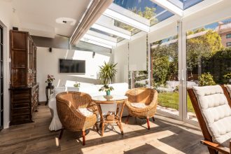 Véranda à Aubenas : installation sur mesure et conseils d’experts locaux